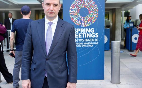 Vizita la Washington: Ce vrea România de la SUA. Obiectivele lui în Finanțe