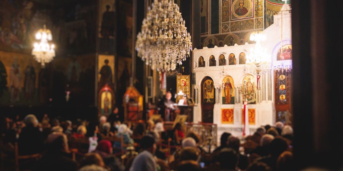 Duminica Floriilor, sărbătoare predominant religioasă în calendarul creștin, marchează intrarea lui Iisus Hristos în Ierusalim și deschide oficial Săptămâna Mare