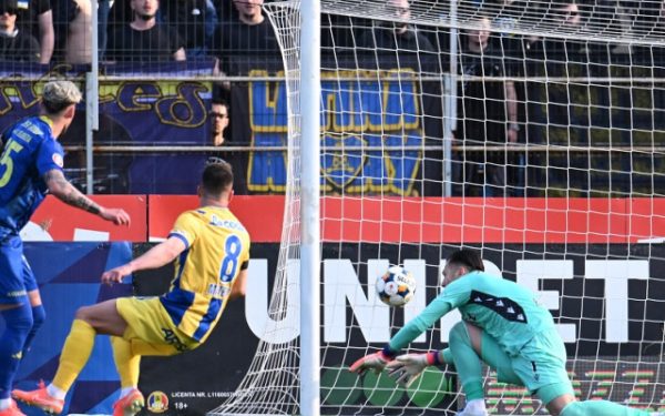 Unirea Slobozia – Petrolul: Scandal la final! Penalty anulat în prelungiri, victorie pentru ploieșteni