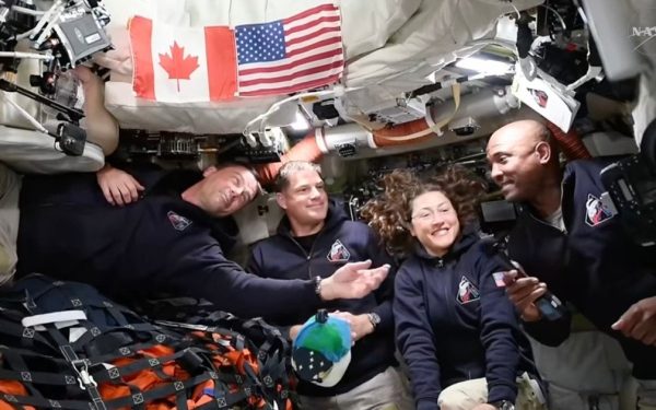 Luni, va avea loc punctul culminant al misiunii Artemis 2, când cei patru astronauți vor realiza o premieră globală: vor fi primii oameni care vor orbita în jurul Lunii de la ultima misiune Apollo, în 1972