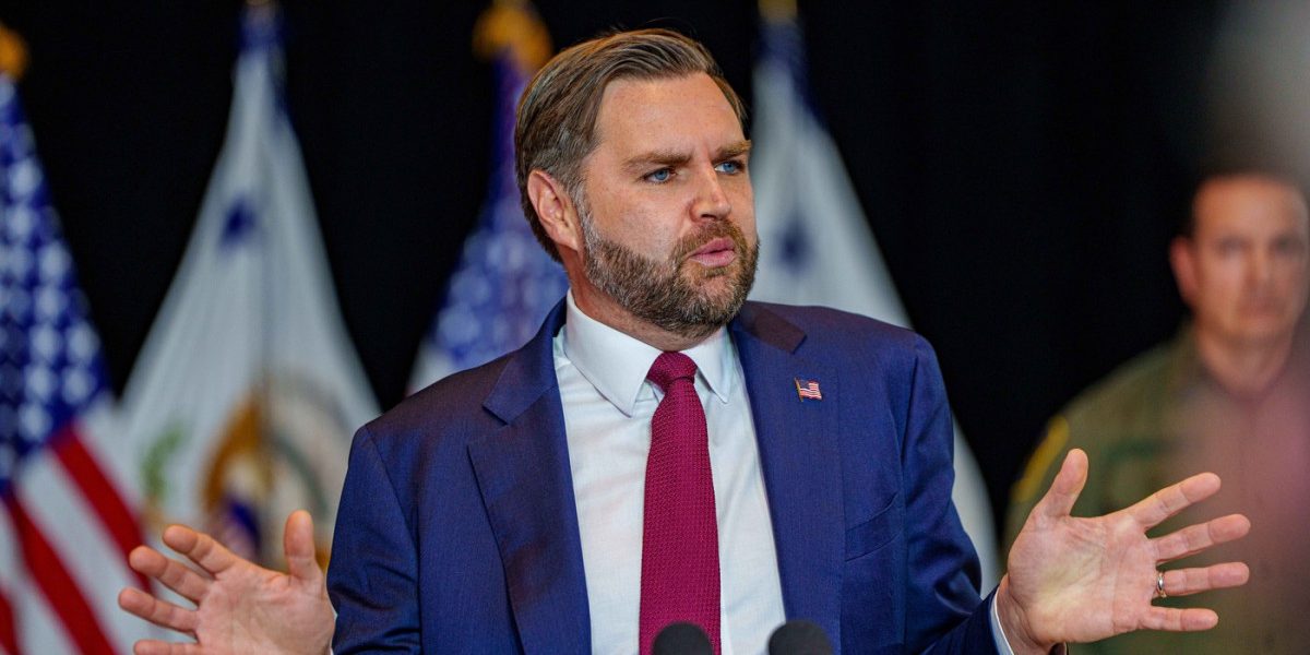 Vance, după Donald Trump, îl atacă pe Papa Leon: „Să tacă din gură”