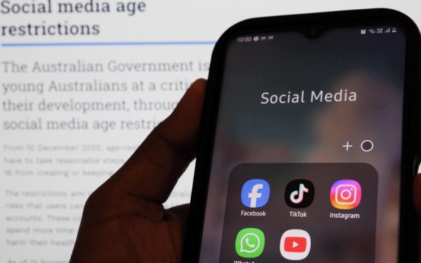 ATHENA, Grecia – Copiii cu vârsta sub 15 ani din Grecia nu vor mai avea acces la rețelele de socializare începând cu 1 ianuarie 2027