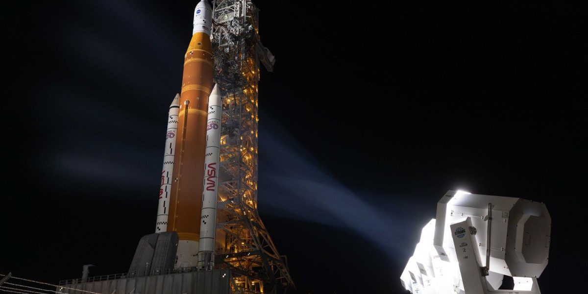 NASA se pregătește pentru lansarea misiunii Artemis 2, care va duce primul echipaj uman spre Lună din ultimii 50 de ani