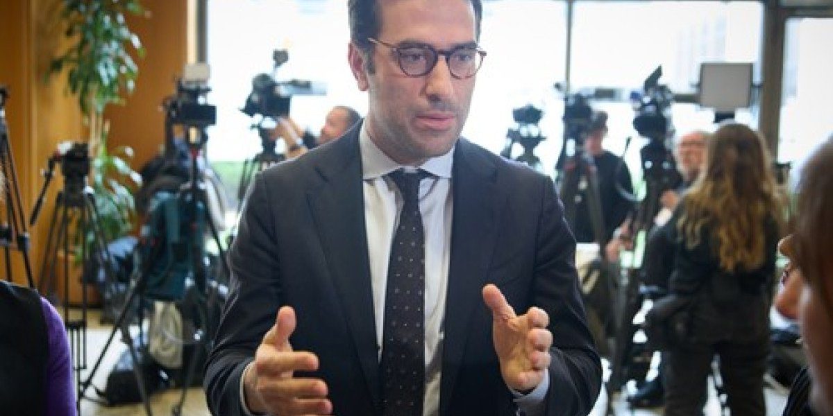 Ministerii Economiei din cinci state europene cer un impozit pentru profiturile companiilor energetice Miniștrii Economiei și Comerțului din Spania, Germania, Italia, Portugalia și Austria au trimis o scrisoare oficială către Comisia Europeană în care solicită introducerea unui impozit pe profiturile extraordinare ale companiilor din sectorul energetic