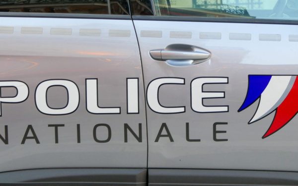 Copil de 9 ani, ținut INCAPABIL să meargă într-o dubă în Franța din 2024