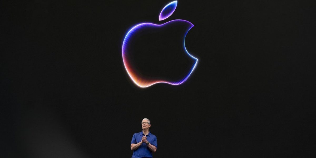 Cook, OUT! Apple intră într-o nouă eră: Cine îi ia locul după 15 ani?