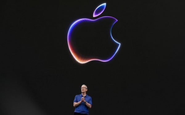 Cook, OUT! Apple intră într-o nouă eră: Cine îi ia locul după 15 ani?