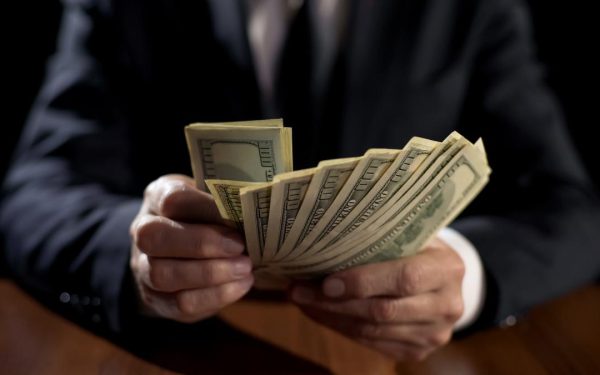 Acceptă azi joburile urâte! Sfaturile miliardarului care s-a vândut pentru mâncare