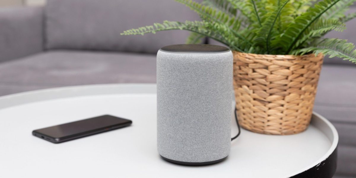 Consultarea alegerilor în domeniul smart home a evoluat substanțial în ultimii ani, însă mulți utilizatori nu sunt conștienți de riscurile asociate accesului liber la sistemele de automatizare