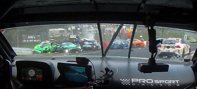 Pilot de curse mort și șase răniți pe circuitul Nurburgring