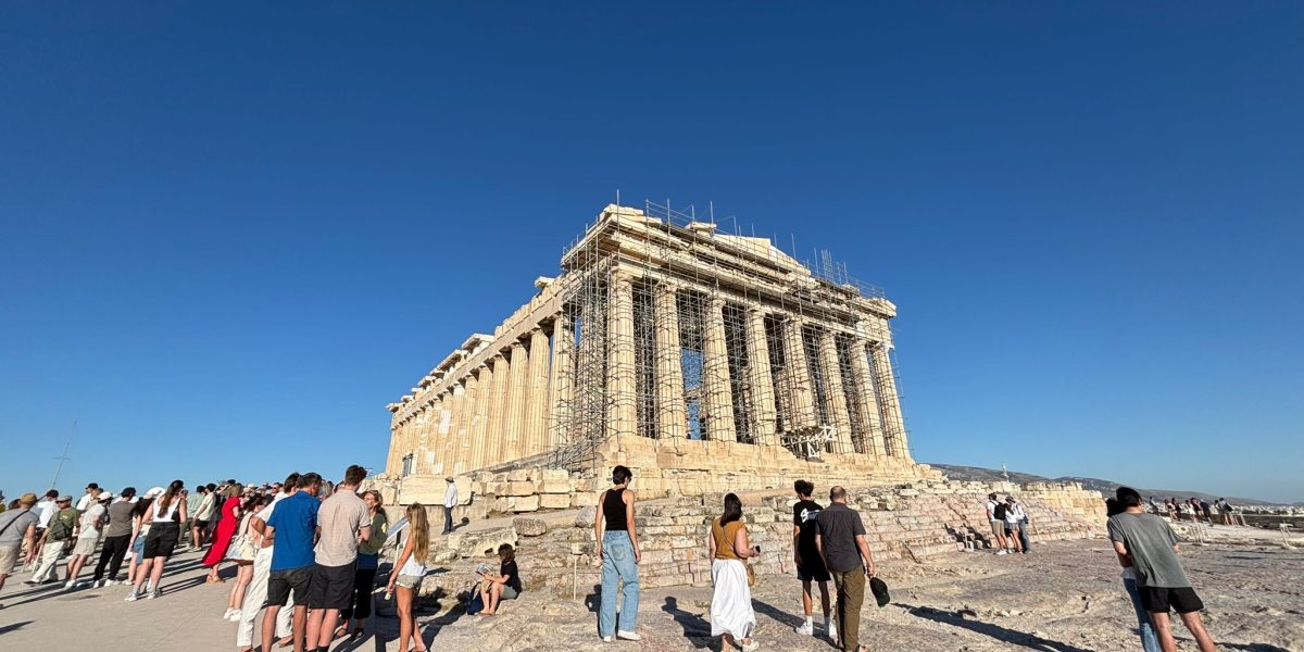 Grecia, restricții drastice pentru femei: Amenzi de 3.000 de euro!