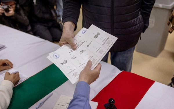 Afaceri murdare la vot: 80 de euro pentru un vot PRO-Orban în Ungaria