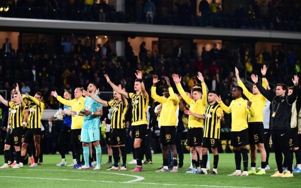 Uluitor: Ce s-a strigat pe stadion după ratarea lui Răzvan Marin în Conference League