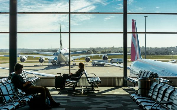 Taxă ilegală la agențiile de turism? Românii, jecmăniți pentru vacanță