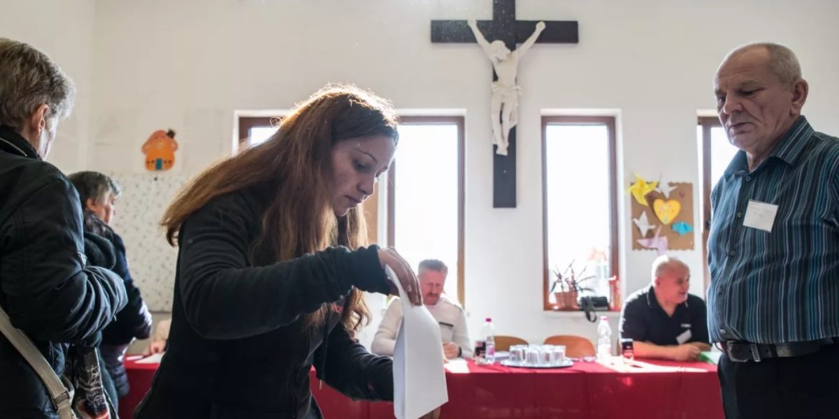 Minoritatea română, pulverizată la vot în Ungaria, ratează Parlamentul