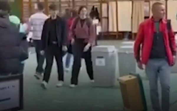 Alertă cu bombă în Ungaria: Două secții de votare, evacuate