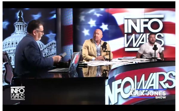 The Onion vrea să deturneze Infowars-ul lui Alex Jones: Parodie pe frontul conspirațiilor