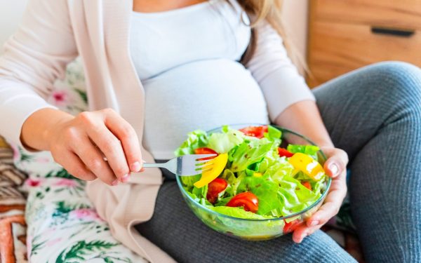 Ce mănâncă și ce NU gravida? Ghid esențial pentru viitorii părinți!