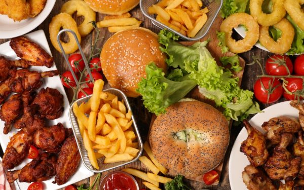 Atenție: Dietele cu mâncăruri ultraprocesate cresc riscul de boli osoase