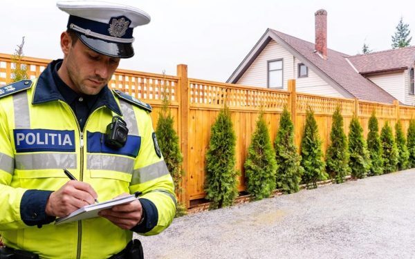 Românii cu case la curte riscă amenzi usturătoare: până la 15.000 de lei pentru neglijență Cetățenii români care locuiesc la case și curți riscă amenzi semnificative, ce pot ajunge până la 15.000 de lei, din cauza anumitor neglijențe