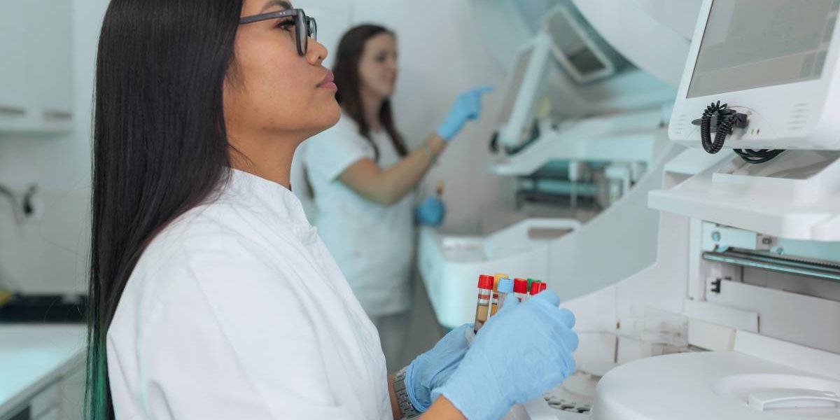 Atenție, români născuți până-n 1975: Analiză vitală pentru a evita o boală