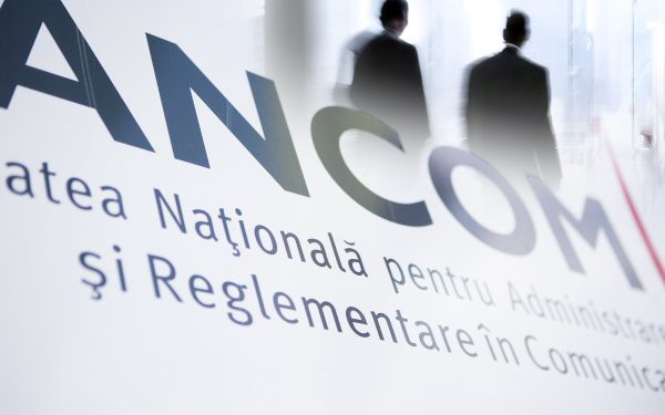 Angajații ANCOM au blocat în instanță măsurile de reorganizare și concedieri, însă reducerile salariale rămân în vigoare Sute de angajați ai Autorității Naționale pentru Comunicații (ANCOM), conduși de Valeriu Zgonea, au reușit să blocheze în instanță implementarea măsurilor de reorganizare și concedieri anunțate anterior, în contextul aplicării Legii 145/2025