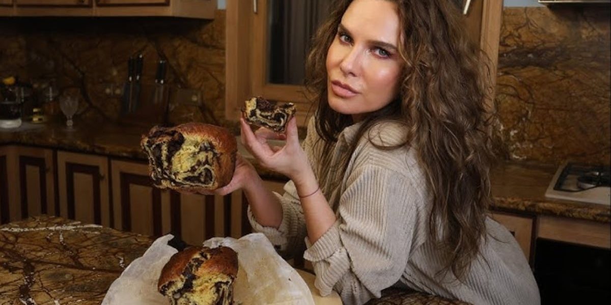 Anna Lesko păstrează tradiția pascală și împarte rețeta cozonacului acasă Anna Lesko preferă să își păstreze obiceiurile tradiționale în perioada sărbătorilor pascale