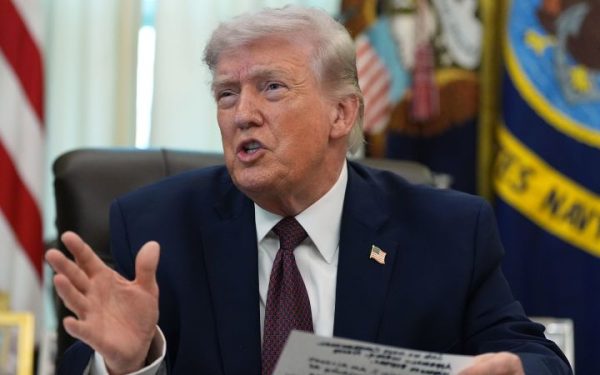 Președintele Donald Trump a emis recent un ordin executiv care a stârnit reacții din partea opoziției democrate și a organizațiilor pentru drepturile alegătorilor
