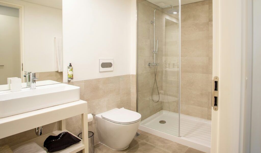 Baia ta, focar de infecție: 9 locuri uitate unde se ascunde mizeria!