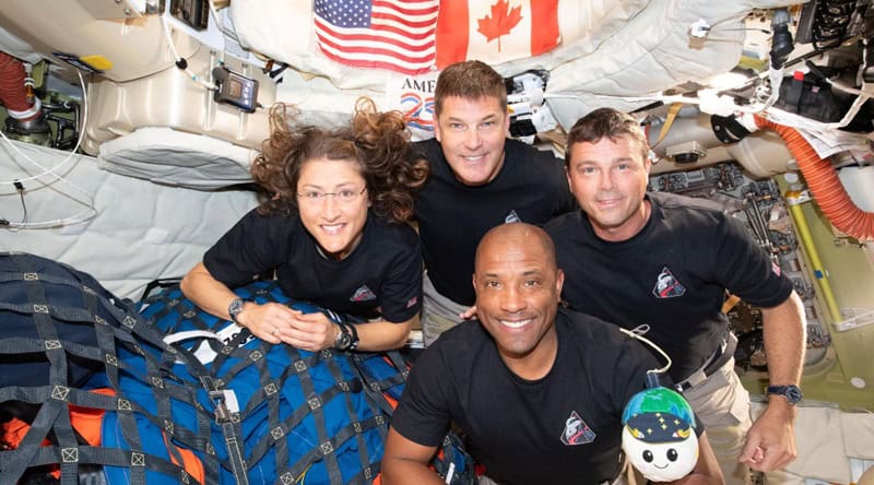 Orion a amerizat după zborul de poveste spre Lună: NASA, încântată