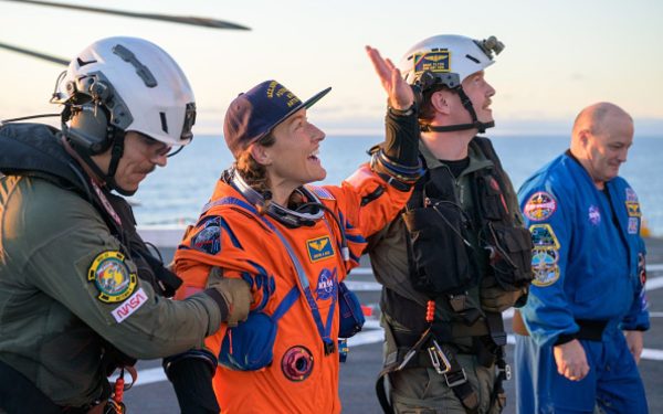 Astronauții Artemis II, primele poze după 10 zile în spațiu