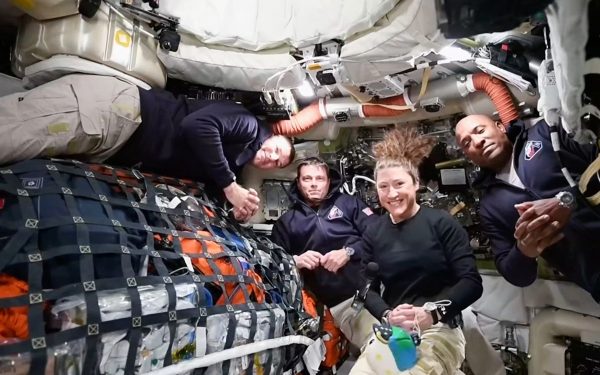 Capsula Orion, care va transporta echipajul misiunii Artemis 2 pe Lună, este considerabil mai sofisticată și mai spațioasă decât navele Apollo din anii 1960-1970