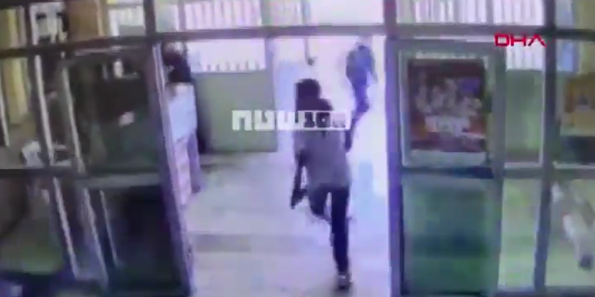 Atac armat într-un liceu din Turcia: 16 răniți, atacatorul, fost elev, mort