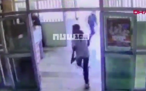 Atac armat într-un liceu din Turcia: 16 răniți, atacatorul, fost elev, mort