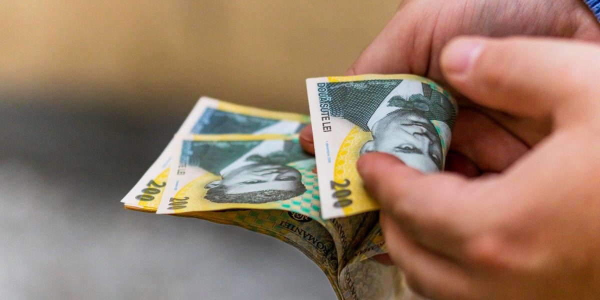 Deputat USR cere despăgubiri pentru creditele ROBOR. Băncile, pe picior de război