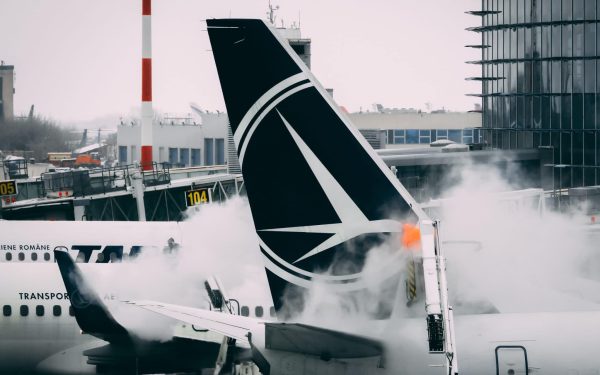 UE se pregătește: Combustibilul pentru avioane, amenințat de războiul din Orient