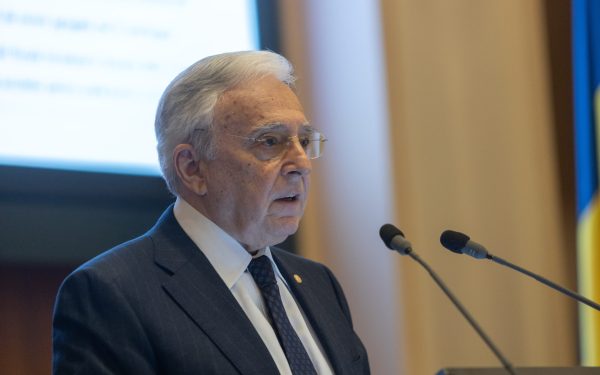 Guvernatorul BNR, foc și pară: ROBOR, „dușmanul” românilor, din cauza lipsei educației