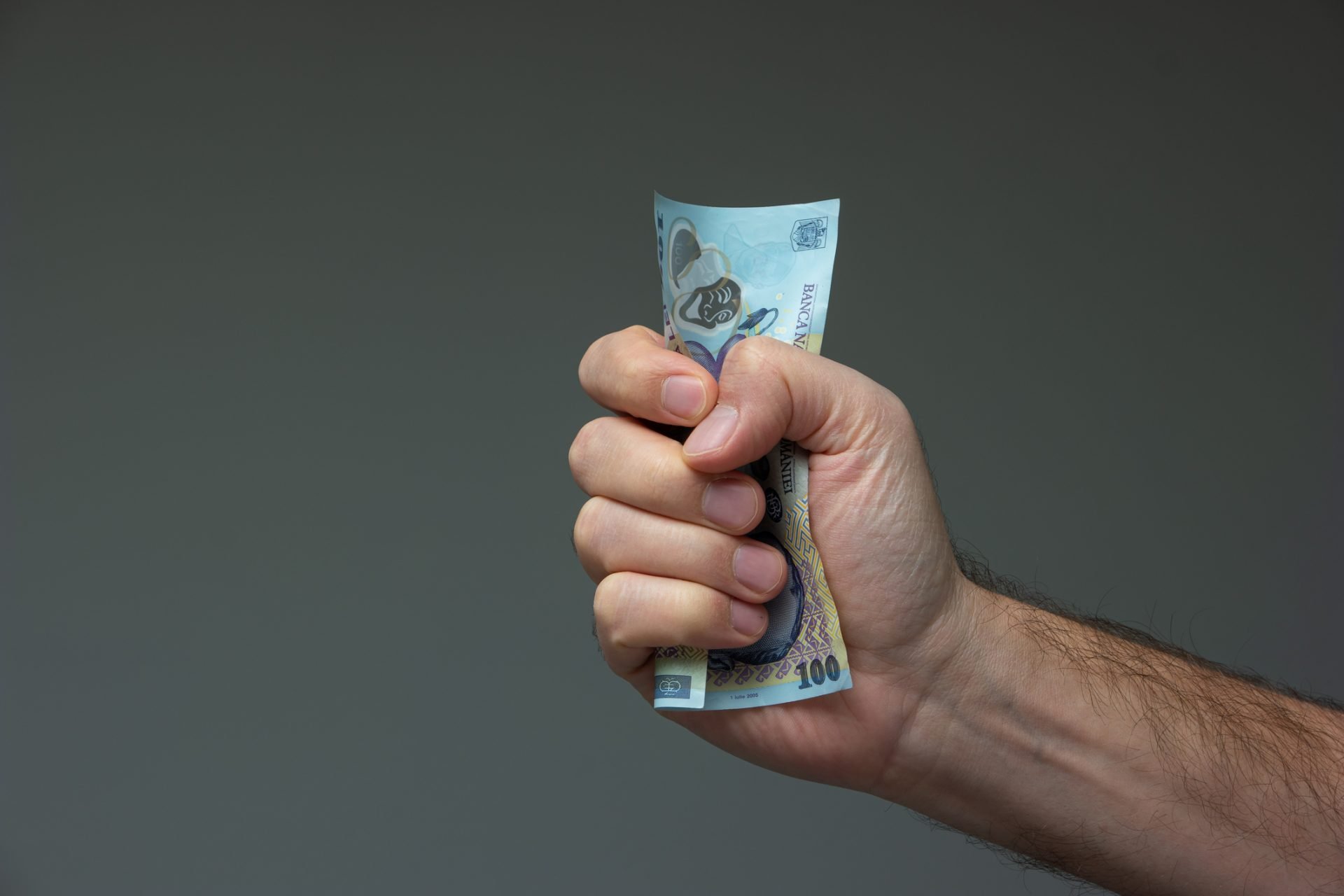 Consiliul Concurenței avertizează asupra riscurilor majorării artificiale a prețurilor în contextul economic internațional dificil Consiliul Concurenței transmite că monitorizează cu atenție evoluțiile de pe piață, pentru a preveni practici anticoncurențiale în perioada actuală marcată de provocări economice globale