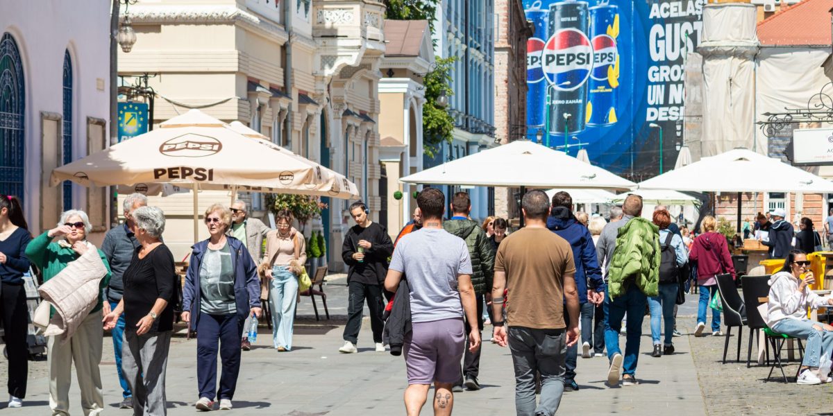 Muncă: Bărbații domină, femeile pe locuri inferioare în România