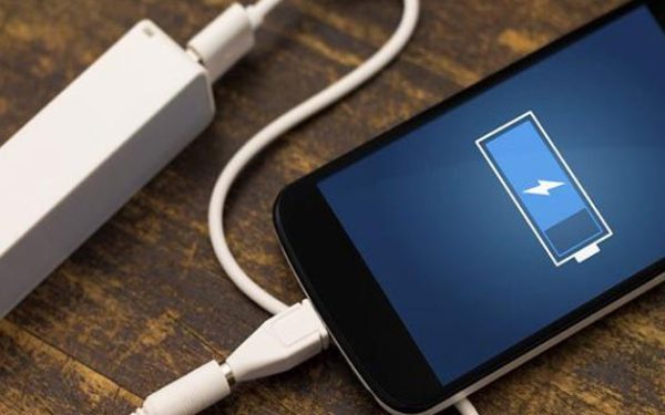 Creșterea capacității bateriilor pentru smartphone-uri la nivel global și preferința pentru modele cu baterii de peste 6.000 mAh marchează o schimbare notabilă în industria mobile, potrivit datelor furnizate de Counterpoint Research