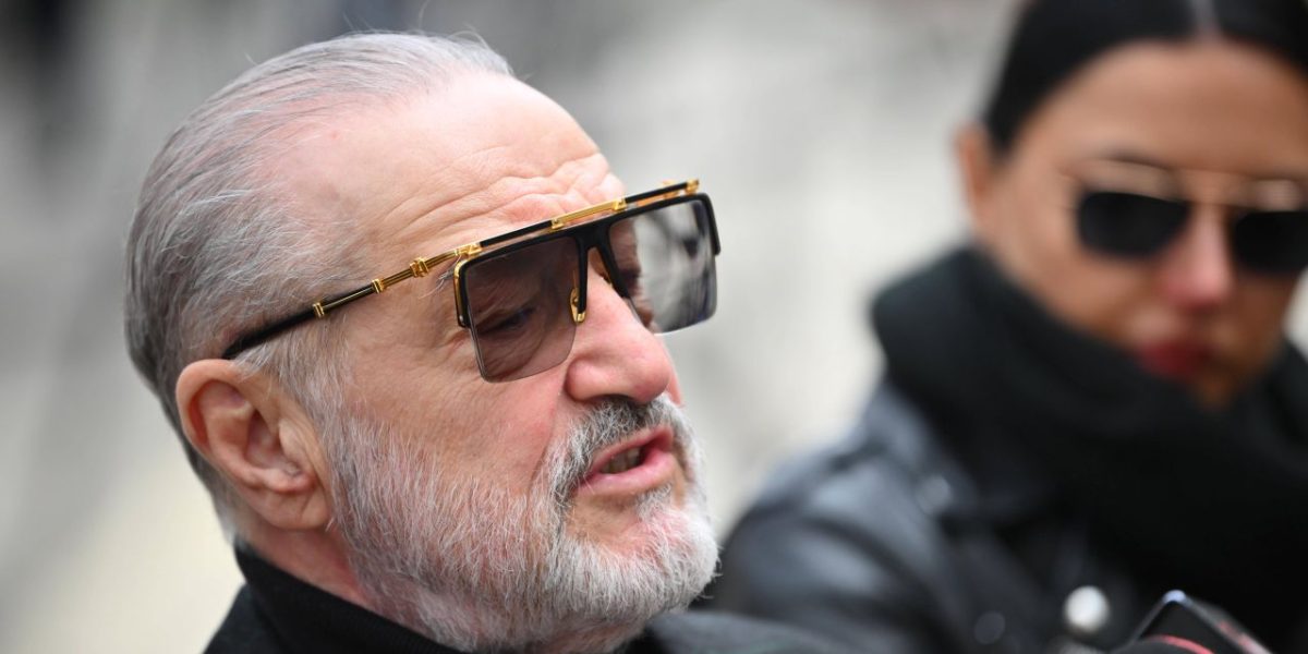 Becali dă marea lovitură: Sapă 8 milioane de euro în conturi