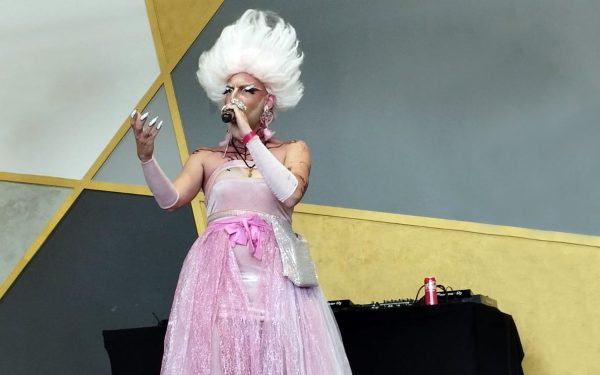 Beni Mihai, de la corul bisericesc la Drag Queen pop-rock ’80