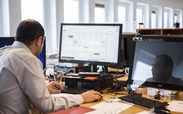 Alergia la muncă: Cauze, simptome și soluții. Ce e de făcut?