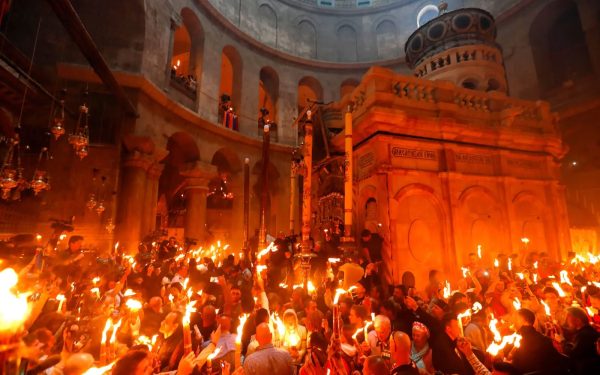 Biserica Sfântului Mormânt din Ierusalim a fost redeschisă, joi, după o perioadă de restricții de 40 de zile, impuse din cauza tensiunilor din Orientul Mijlociu