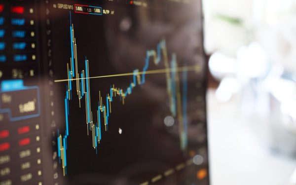 Contractele futures pe acțiunile americane au urcat puternic după ce fostul președinte DONALD Trump a anunțat o pauză de două săptămâni în atacurile împotriva Iranului