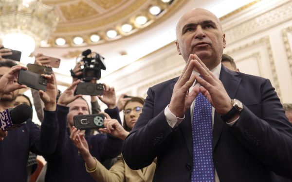 Bolojan, categoric: Plec doar dacă pică Guvernul prin moțiune