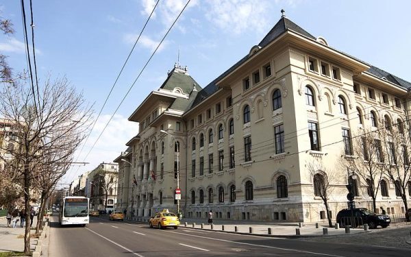București devine primul oraș din România care va avea un sistem de adăposturi pentru perioadele de caniculă sau ger, după ce Consiliul General a aprobat, joi, 2 aprilie, înființarea unei rețele de adăposturi climaterice