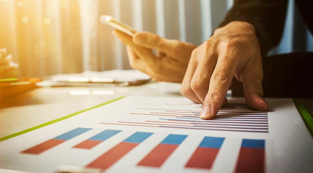 Industria din România, încă în contracție, deși a dat semne de revenire