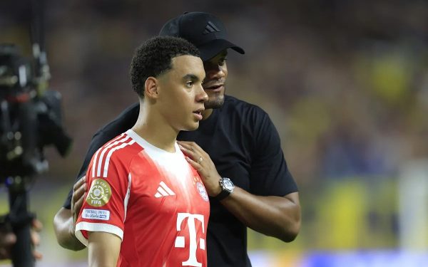 Jamal Musiala, vedeta lui Bayern Munchen și a naționalei Germaniei, revine pe teren după o lungă perioadă de absență, cauzată de o accidentare suferită în vara anului 2025
