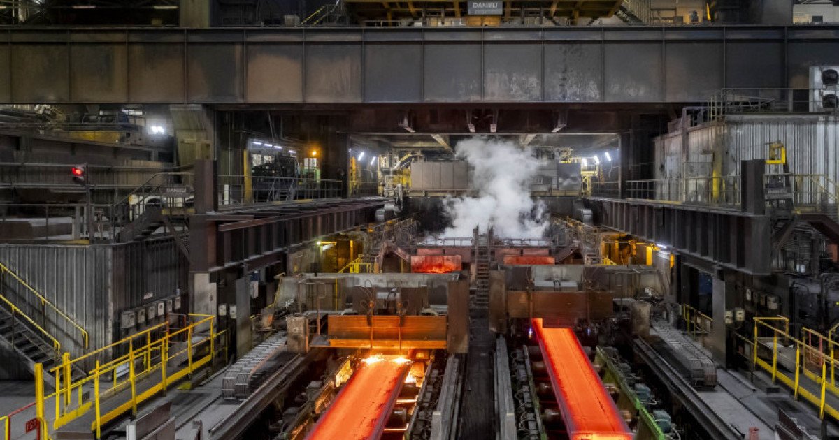 Consiliul Concurenței a dat undă verde: UMB preia oțelăria de la Hunedoara Consiliul Concurenței a autorizat tranzacția prin care UMB Steel SRL, parte a grupului UMB, controlat de familia Umbrărescu, intenționează să achiziționeze activele ArcelorMittal Hunedoara SA